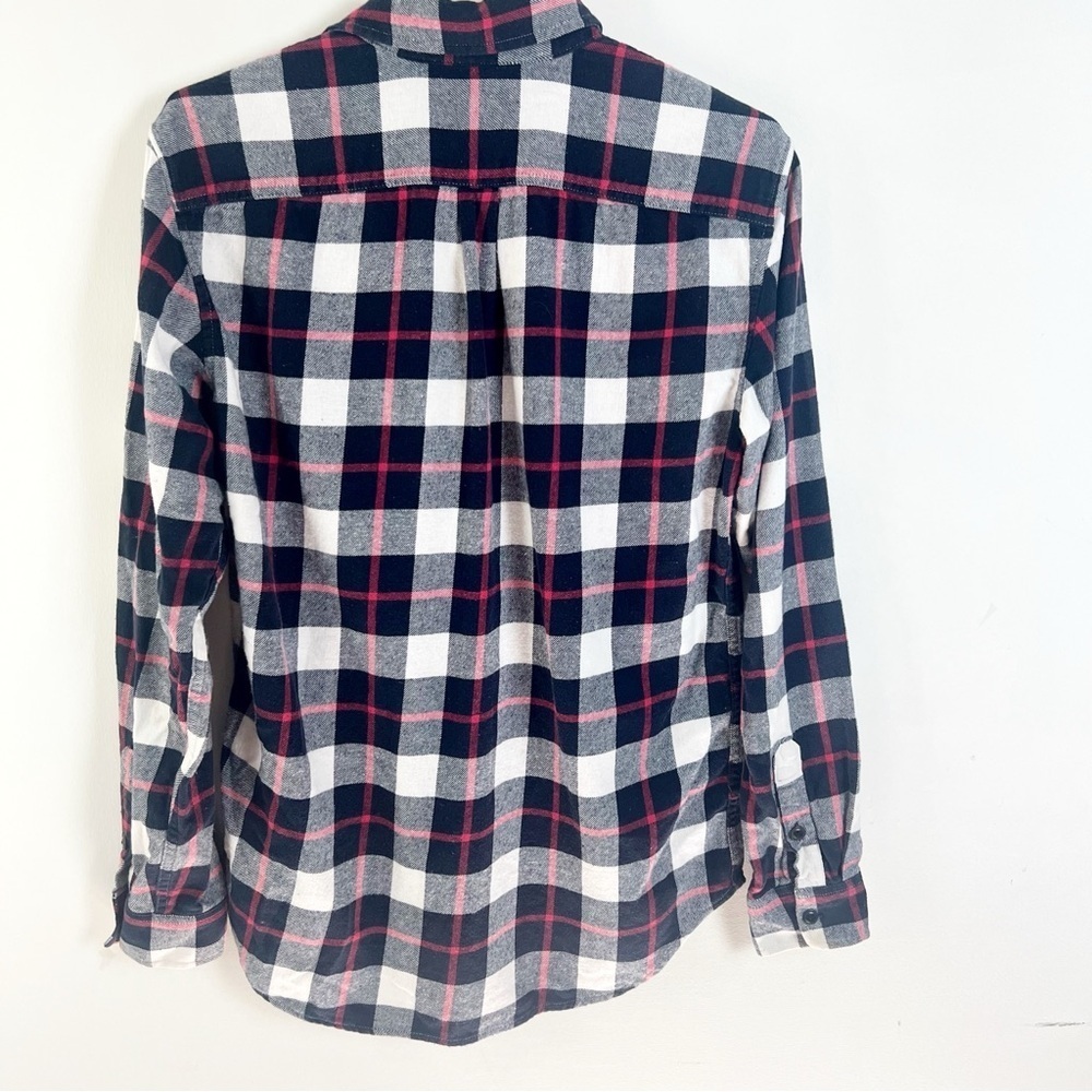 GAP Women’s Plaid Cotton Flannel Shirt Button Down Navy Blue Red Cabincore Small - Picture 6 of 9